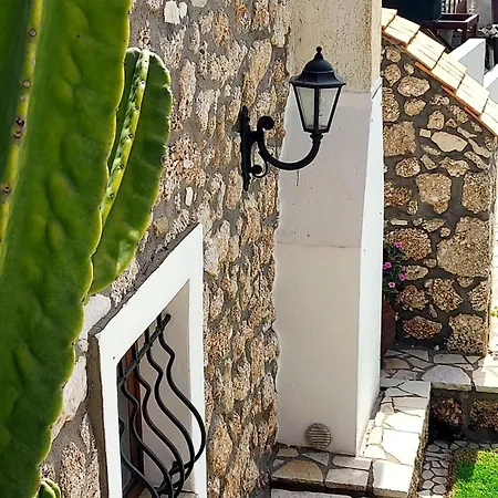 Three Hearts Ágios Pétros